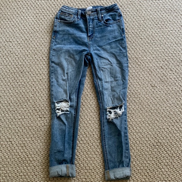 Tillys “West of Melrose” Ripped Skinny Jeans - Picture 1 of 3
